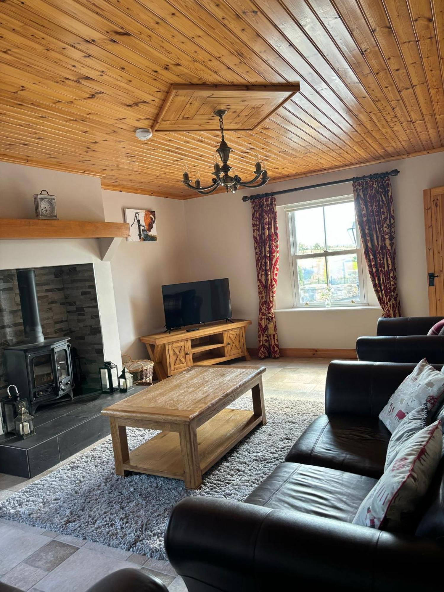 The Old Barn Villa Fivemiletown Luaran gambar