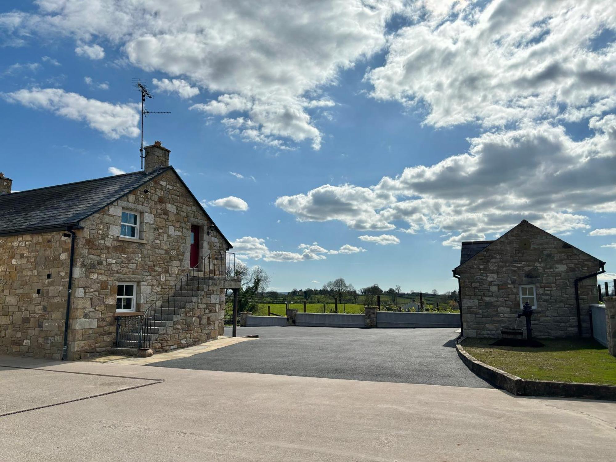 The Old Barn Villa Fivemiletown Luaran gambar