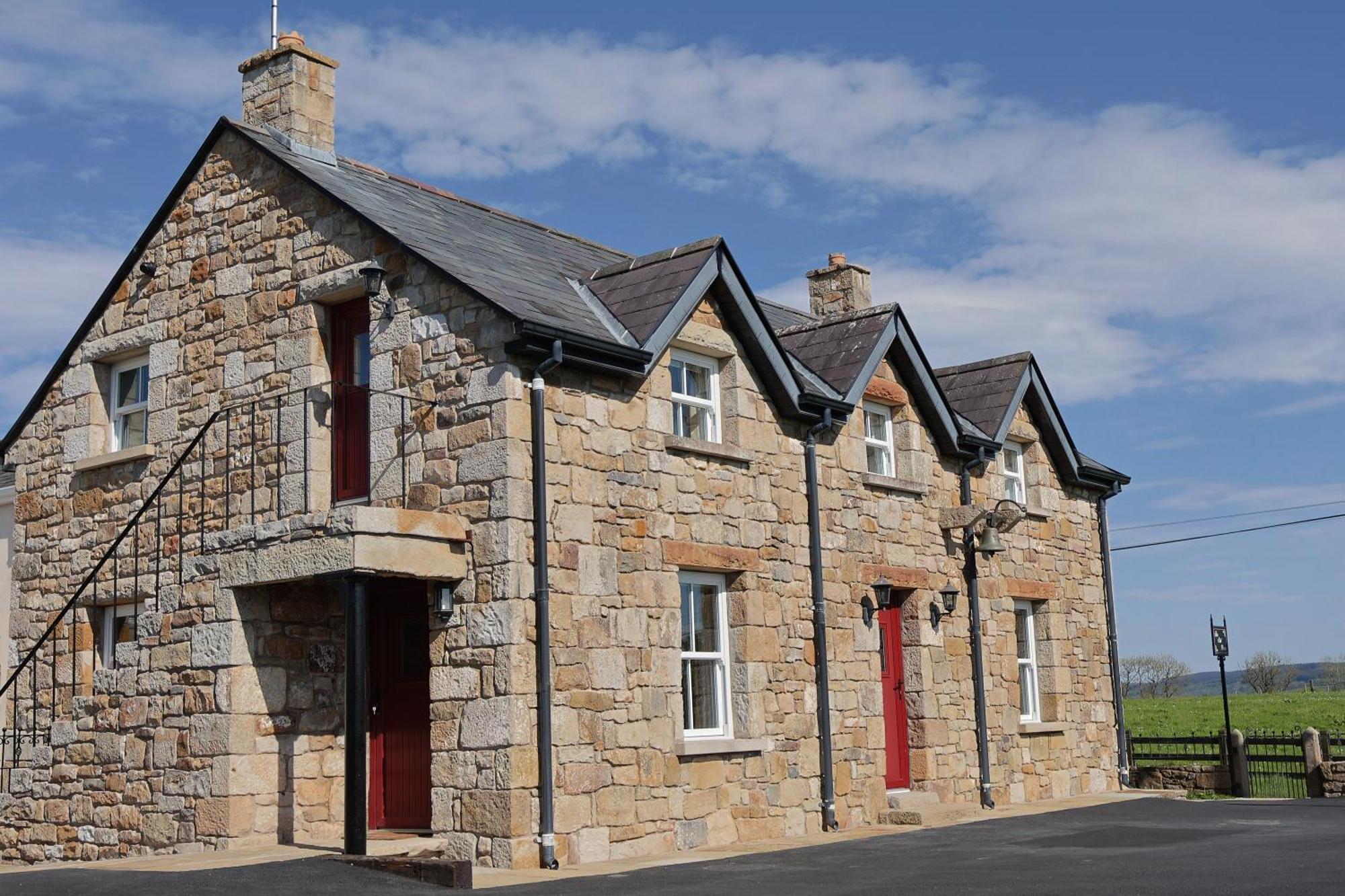 The Old Barn Villa Fivemiletown Luaran gambar